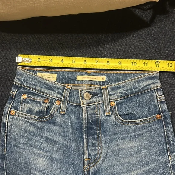 Levi’s Premium Wedgie Straight Leg Jeans - Picture 10 of 10